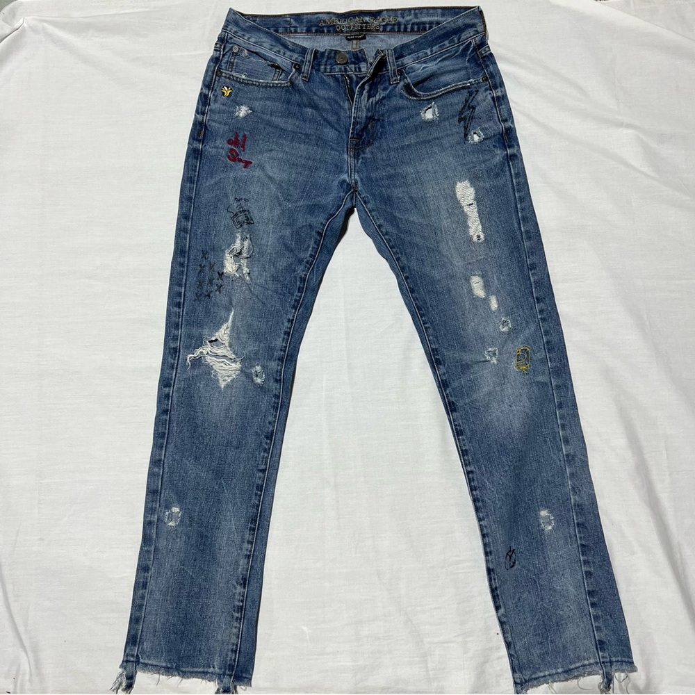- AE American Eagle Festival Distressed Womens 31/32 Skinny